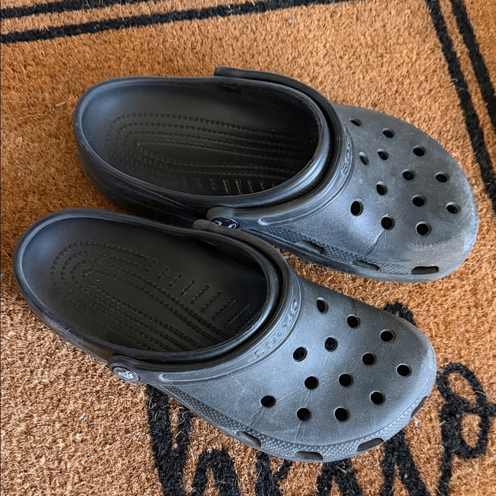 Crocs Classic Black Foam Clogs